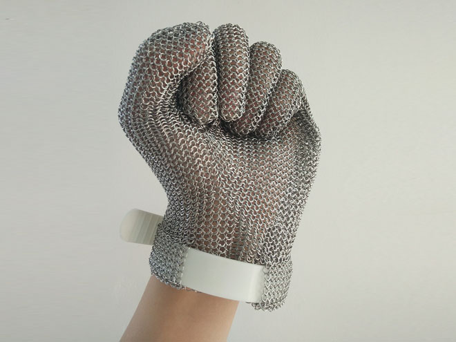 Protective gloves for protecting full palm